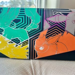 Pokémon Sword & Shield Evolving Skies Trading Card Game! 🔥